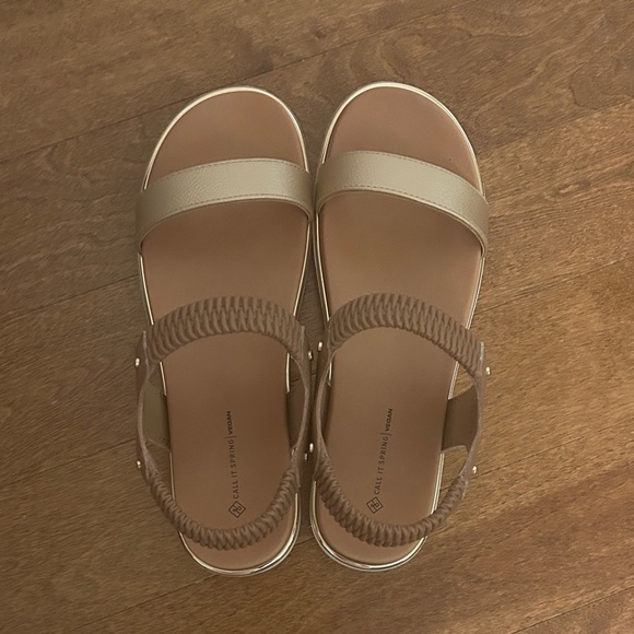 New Call It Spring Women's Gold Metallic & Tan Sandals, size 7 - Picture 6 of 11